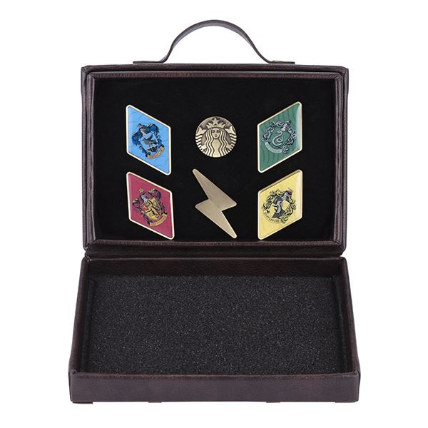 哈利波特徽章組。(圖/星巴克Starbucks提供)