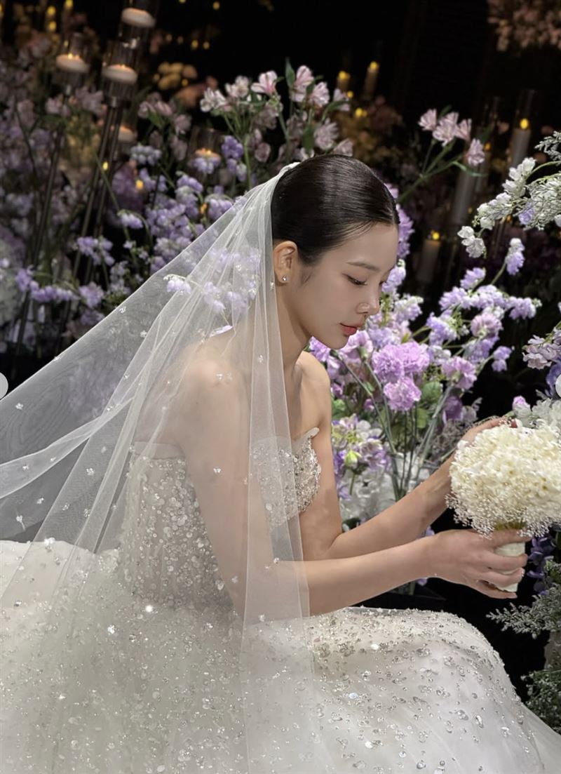 李素律(Jenny)宣布結婚。(圖/翻攝自IG)