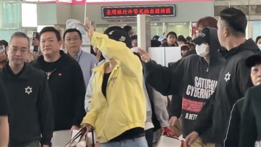 SJ東海黃衣太搶鏡　大咖女團現身沒人發現