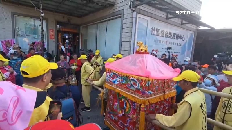 白沙屯媽祖神轎第一個停靠點選在社區長照中心