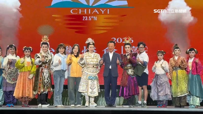 明華園在縣府舞台帶來經典戲碼「花燈六百年」