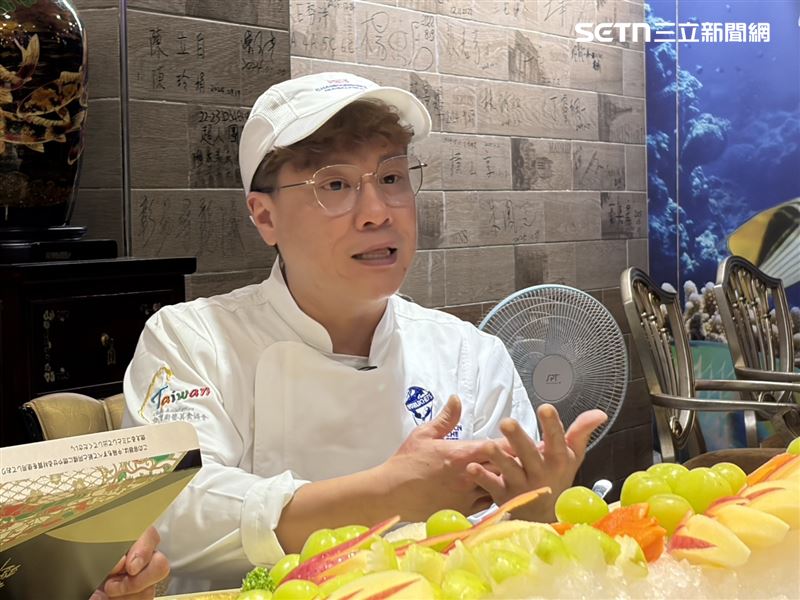 劉忠翰出監前寫了五封信給李奕立,終於獲得工作機會。(圖/記者簡浩正攝影)