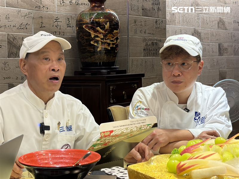 李奕立（左）是劉忠翰（右）的人生導師。（圖／記者簡浩正攝影）