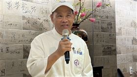 李奕立從佃農之子一路打拚到成為海鮮批發商，目前擁有三間店。（圖／記者簡浩正攝影）