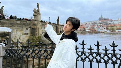 男星洗澡重摔骨折　送醫打5根鋼釘近況曝