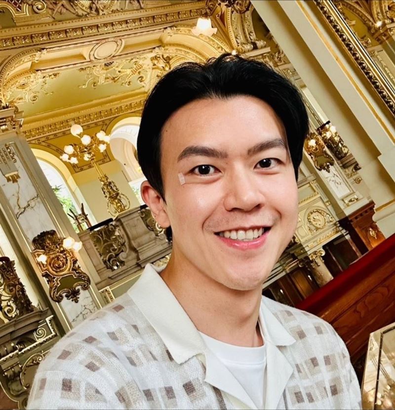 吳政憲憑著180公分的身高,帶著「以客為尊」的態度服務鄉親,不管在自身事業還是社區都相當受到歡迎。(圖/翻攝畫面)