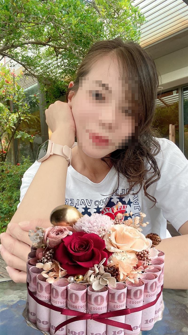 情殺案的被害者紀女,貌美如花,與兇嫌交往17年卻被兇嫌家屬指控,她不但淘空兇嫌的家產2700萬,甚至還疑似是詐騙集團的核心人物,涉及數十起詐騙。(圖/翻攝自臉書)