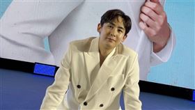 南韓男團2PM泰籍成員Nichkhun（尼坤）遭到一名自稱是粉絲的人跟蹤騷擾近30分鐘。（圖／翻攝自IG @khunsta0624）