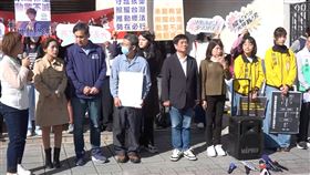 傷頸案死者父悲求修「少事法」　民眾上街力挺