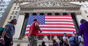 美國商務部低調撤回AI晶片出口法規草案。（圖／中新社）