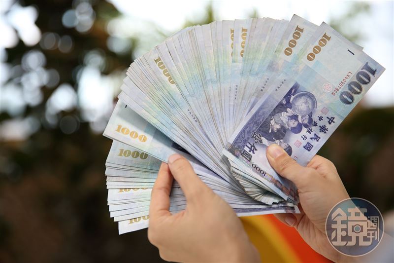 有位女性網友在網路論壇po文，提到自己目前年薪120萬元，加上手邊的存款及股票約260萬，好奇詢問這樣能裸辭嗎？（示意圖，本刊資料照）