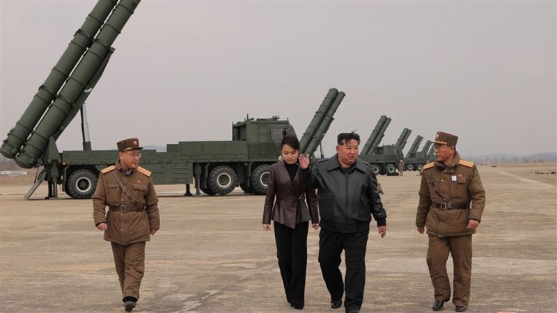 北韓狂射10多枚彈道飛彈 金正恩親自督導