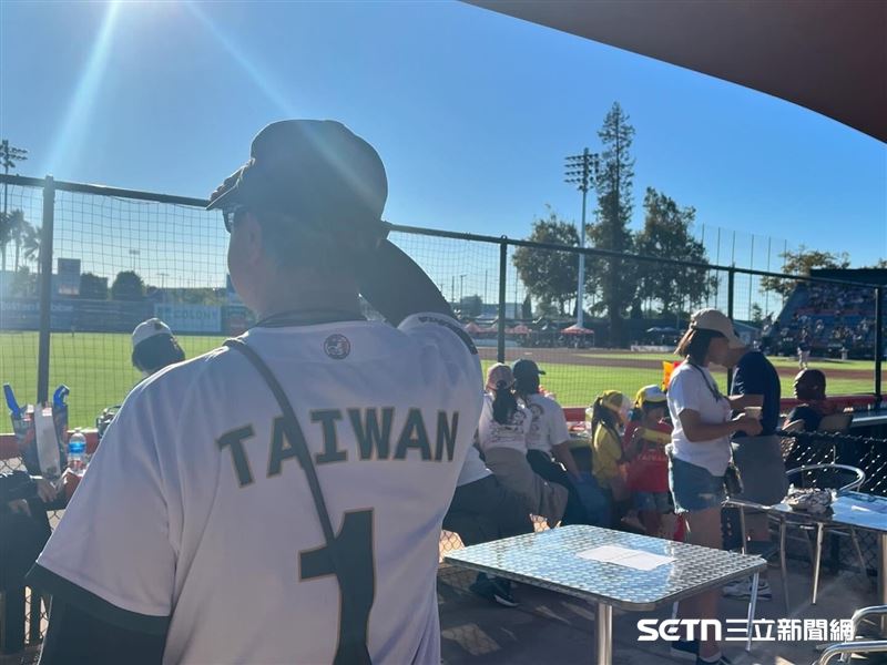2024「聖荷西小聯盟台灣日」活動，當時許多球迷穿上印有「Taiwan」字樣的球衣到場觀賽，「北美台灣一級棒聯盟T League , RGT」創辦人陳文澤（阿文哥）表示，台灣的「應援文化」對旅美球員來說是個非常重要的支持和訊號，因為像是在告訴他們：「台灣沒有忘記你！」在世界的另一端，還有人看著你們打球，還有人在為你們加油。（圖／北美台灣一級棒聯盟授權提供）