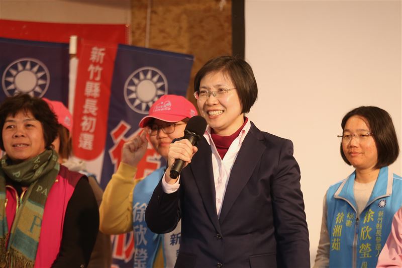 針對新竹縣長黨內初選民調,徐欣瑩團隊主張,應依立委選區劃分,將竹北市做分區調查與加權,以求更科學、更公平回應新竹縣快速變動的社會結構。(圖/徐欣瑩辦公室提供)