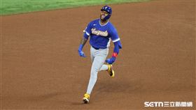 WBC8強賽，委內瑞拉隊三壘手賈西亞（Maikel Garcia）炸裂2分砲。（圖／記者劉彥池攝影）