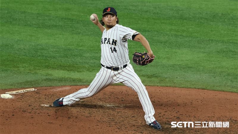 6局上日本派上第四任投手伊藤大海(圖),沒想到一登板各被托法和托瑞斯敲出一壘安打。(圖/記者劉彥池攝影)