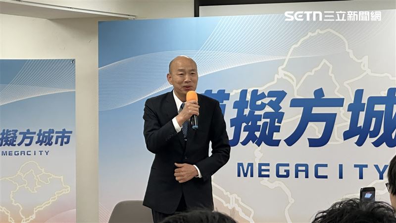 國民黨前主席朱立倫舉辦「模擬Mega City模擬方城市」營隊,立法院長韓國瑜出席並致辭。(圖/記者詹宜庭攝影)