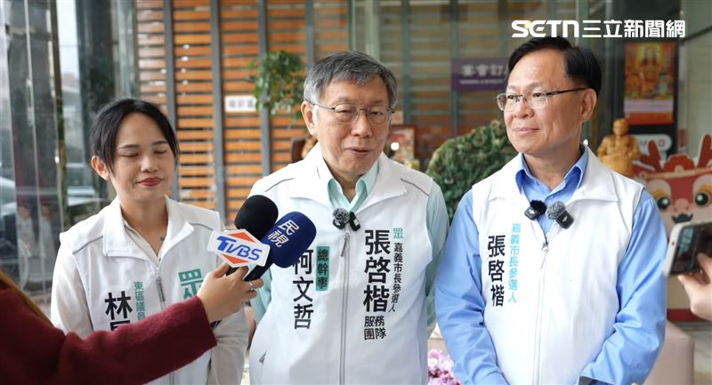 柯文哲受訪談包機。(圖/翻攝畫面)