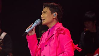 大咖歌王情人節當眾告白　她衝上前示愛