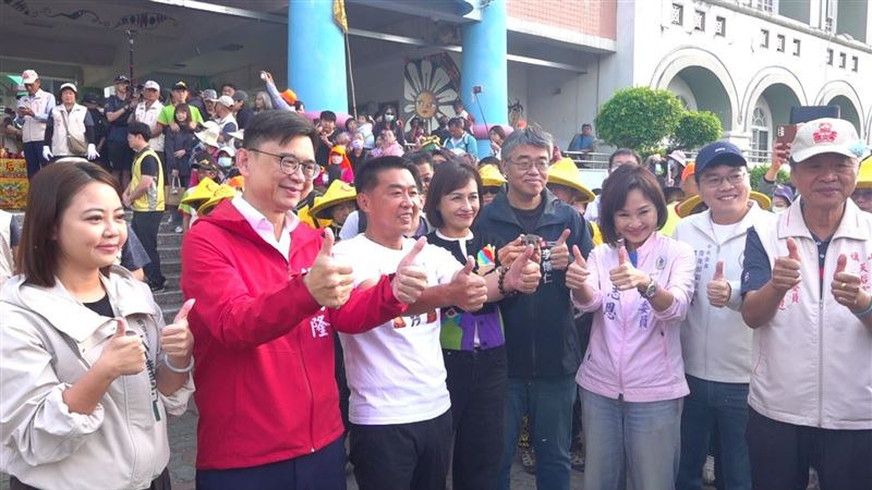 「粉紅超跑」旗山媽祖聯合遶境 藍綠到場