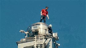 全台320萬素食者嗨翻！霍諾德不吃肉也能練出神級體能，整型外科名醫潘致皓醫師曝光霍諾德選擇植物性飲食重大關鍵。（圖／翻攝自IG @Alex Honnold、翻攝自Netflix Sports
、翻攝自NetfliX、NetfliX提供、潘致皓醫師提供） 