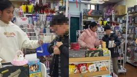 江西一名國小生把自己的壓歲錢拿出來租店面開文具店，從決策到進貨都獨力完成。（圖／翻攝微博）