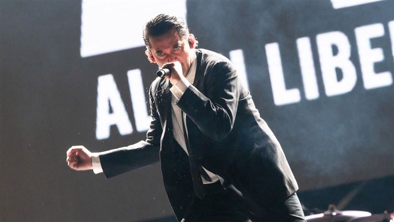 日大咖樂團唱一半 「金曲男星」現身助陣