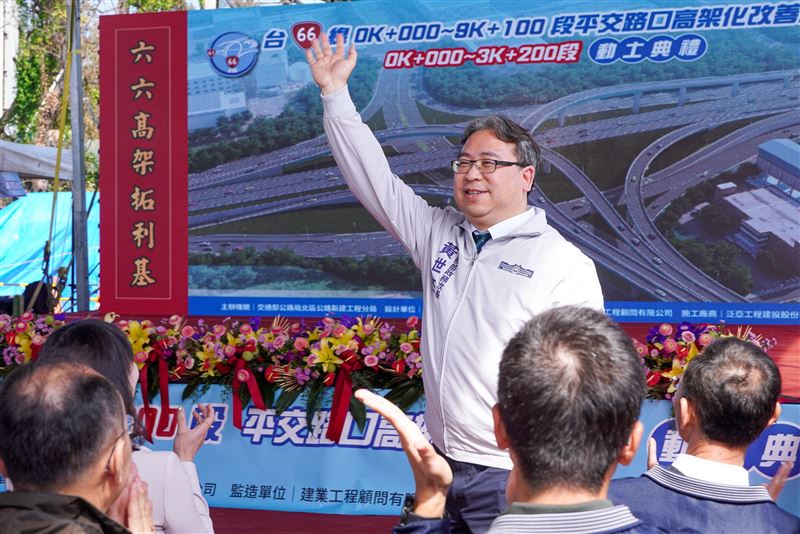 法務部次長黃世杰可望代表民進黨參選2026桃園市長（圖／翻攝自黃世杰臉書）