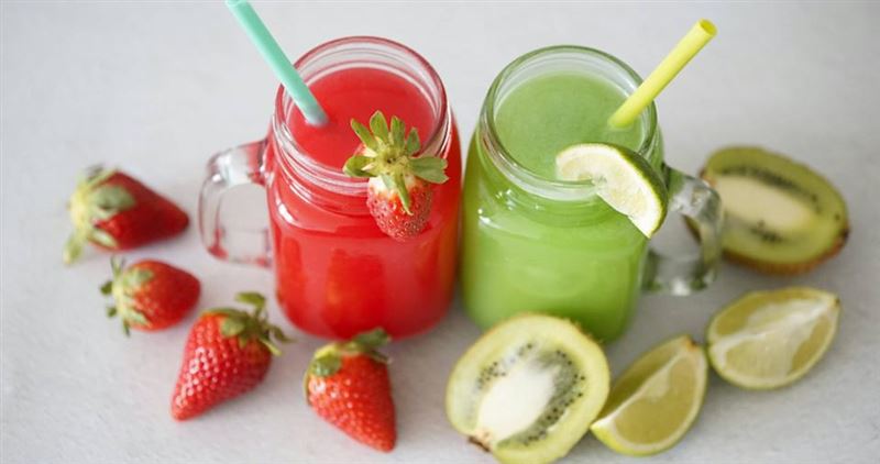 卓韋儒示警，將水果榨汁後，會失去咀嚼與部分纖維的幫忙，恐讓糖分更容易在短時間大量進入身體。（示意圖／unsplash）