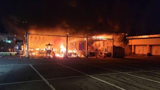 新／果菜市場內廟起火！現正救援中