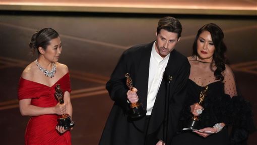 奧斯卡／獵魔女團獲獎　導演：獻給韓國人