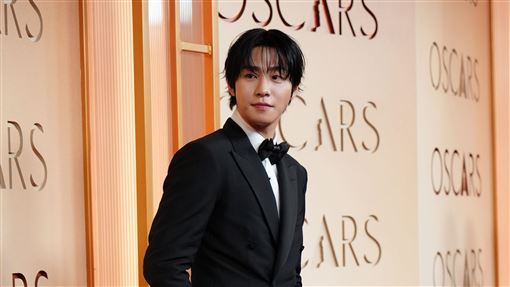 奧斯卡／安孝燮首登典禮　燕尾服帥翻全場