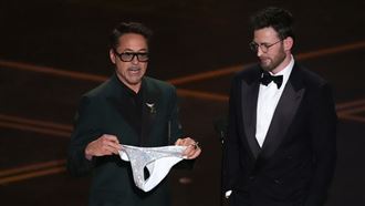 鋼鐵人、美隊合體　他台上竟突掏出內褲