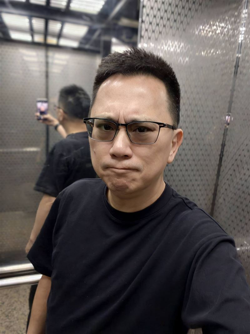 486先生今（16）天說，他要發文更正，經營公司他沒有苦撐。（圖／翻攝自486先生臉書）