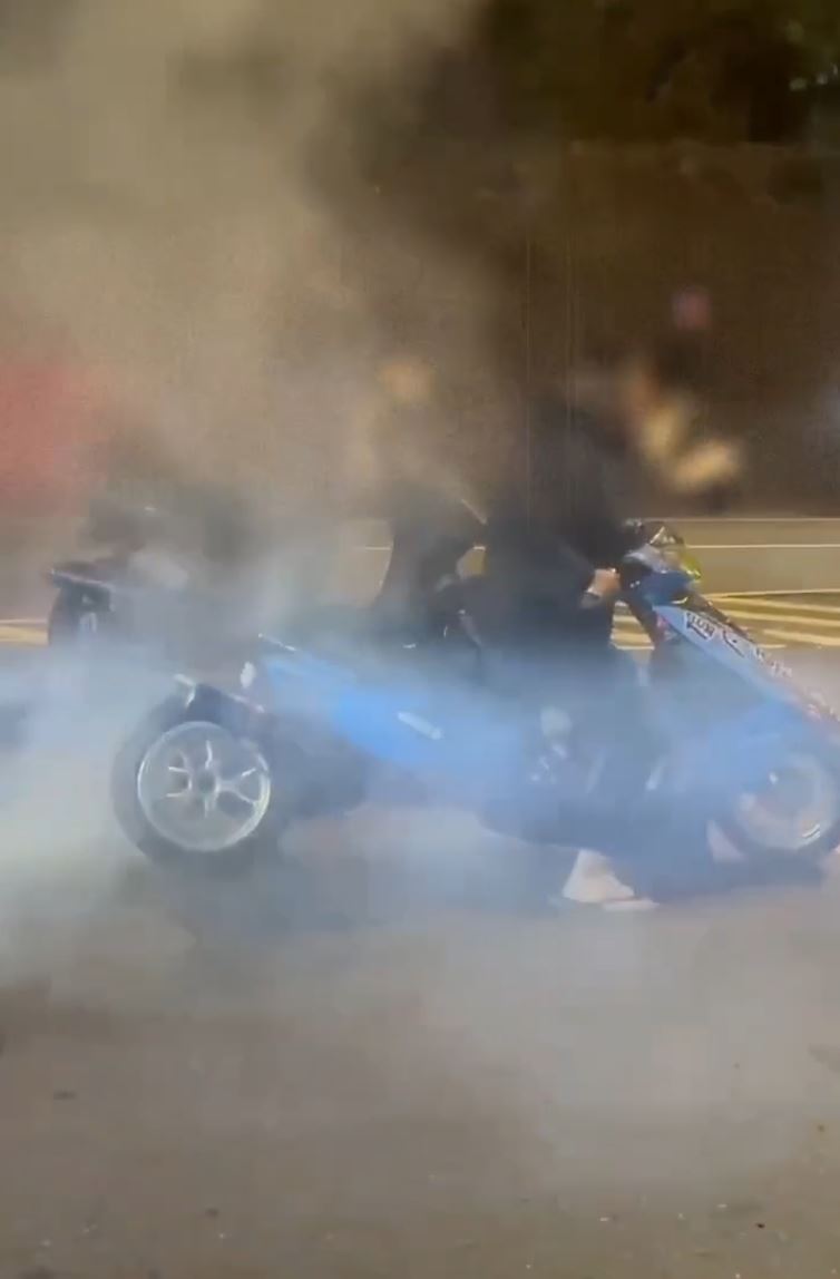 騎手改裝車在深夜製造噪音。（圖／翻攝畫面）