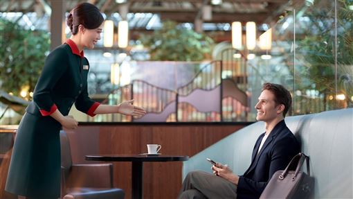 首家！長榮推EVA iLOUNGE數位服務平台