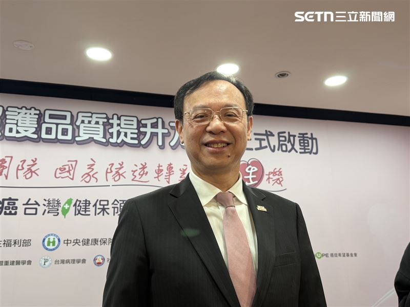 衛福部長石崇良表示，地方政府確實可公告特定區域為禁菸場所，並同時規劃吸菸區。（圖／記者蔣季容攝影）