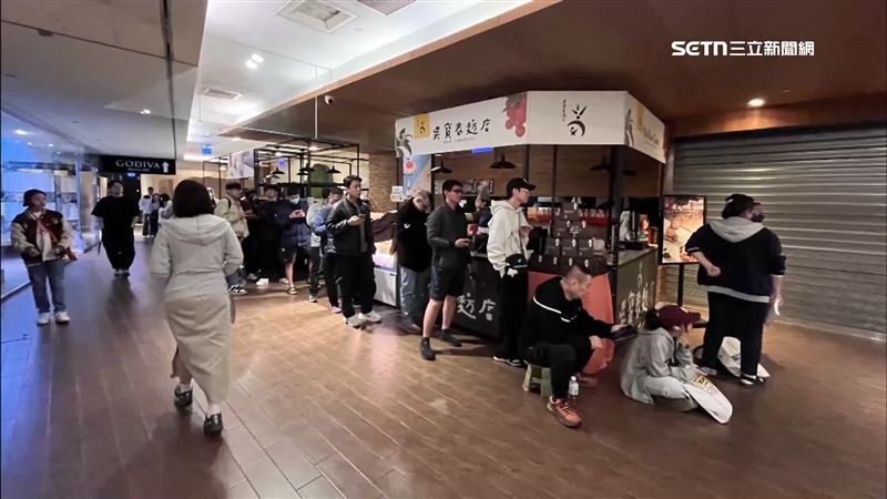 獨/搶限量杜拜巧克力蛋糕!顧客擠爆狂奔