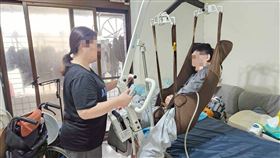 漸凍人悲歌！苦戀8年他新婚一年漸凍癱瘓　妻痛哭：我沒有後悔嫁給他（圖／《愛的延續公益協會》提供） 