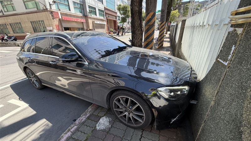 惡劣!酒駕+毒駕 男開車猛撞機車騎士