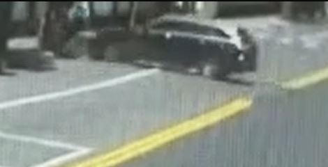 車禍發生瞬間。（圖／翻攝畫面）