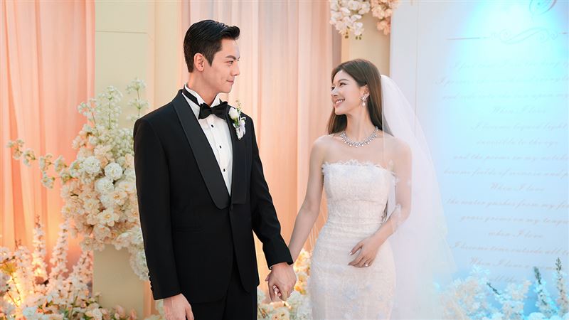 趙露思、陳偉霆童話般的婚姻背後竟是各懷鬼胎。（圖／中天娛樂台提供）