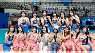 桃氣女孩登韓職排舞台　她神仙同框引熱議