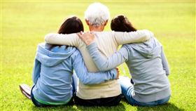 更年期後心血管疾病增3倍、骨密度掉10%！醫建議：增加阻力訓練。（圖／醫健新聞網提供）