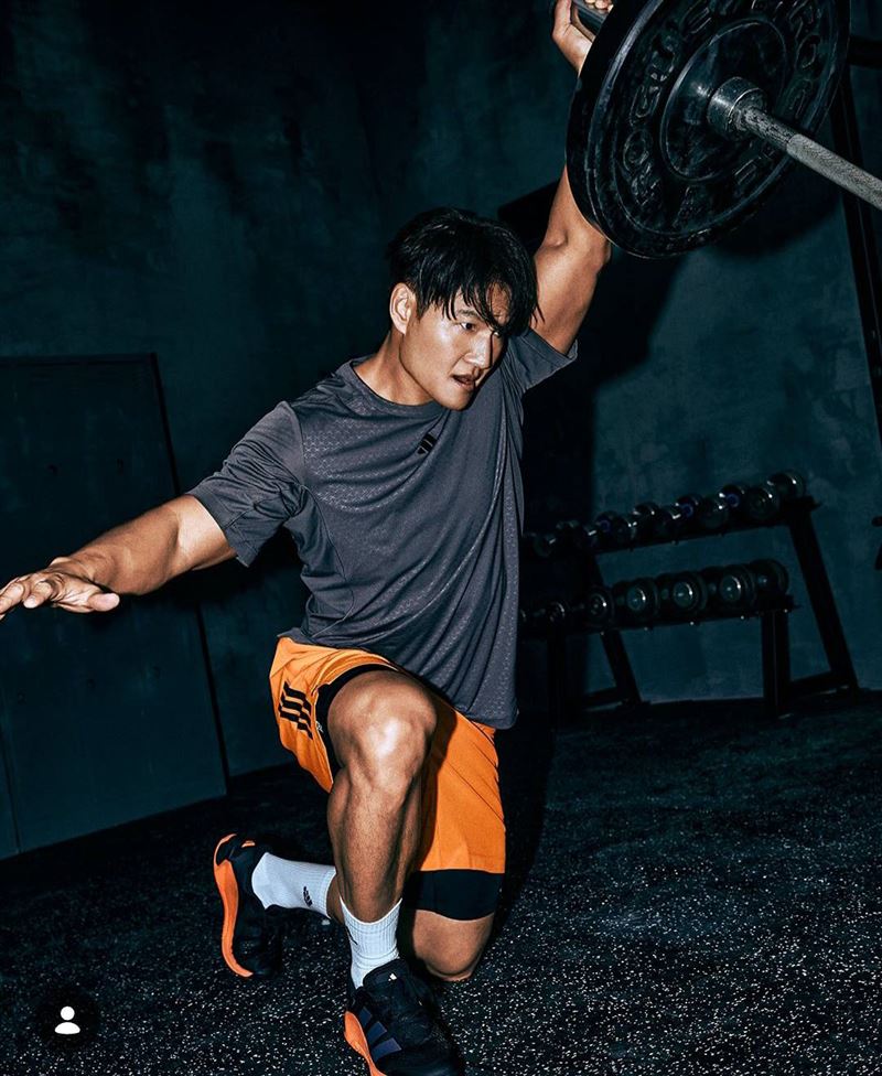 金鍾國保有運動習慣。（圖／翻攝自IG）