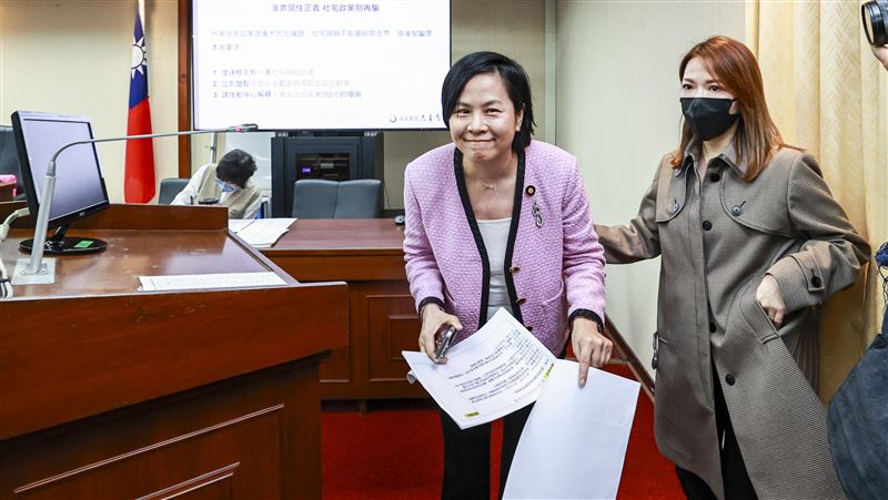 李貞秀只能質詢空氣?學者列3點給答案