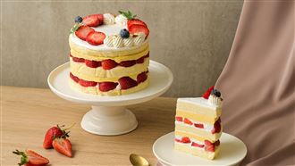 高雄網美蛋糕…切開驚見「草莓長灰毛」