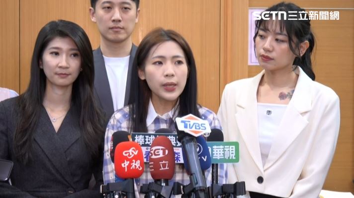 徐巧芯當講師！蕭敬嚴坐最後一排閃超遠