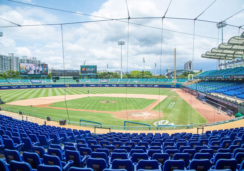 新莊棒球場。國球的「金」時代：當棒球不再只是熱血，而是一門百億好生意。（圖／遠見雜誌提供）
