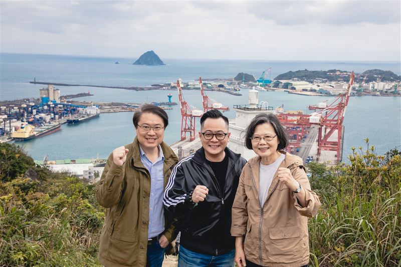 前總統蔡英文、基隆市前市長林右昌、民進黨基隆市長參選人今(16)日走訪基隆。(圖/翻攝林右昌臉書)